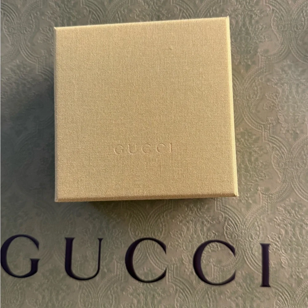 New Gucci Interlocking G Engraved Silver Flower Black Leather Bracelet Unisex🖤